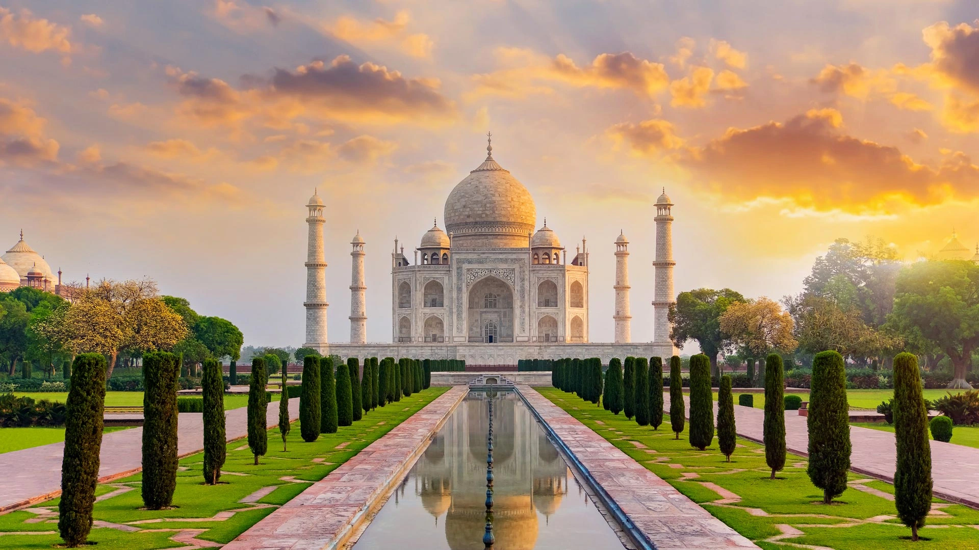 Taj Mahal Tour - Advik Travel Hub